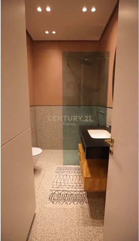 Apartament 1+1+Post Parkimi per shitje te Rruga e Kosovarve