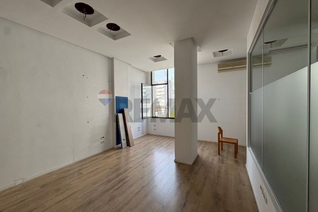 Zyrë - Për Qira - Rruga Tish Dahia, Tiranë(ID: 530261085-10)