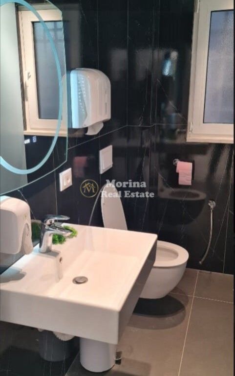 Qera | Ambjent Biznesi | Rruga Fortuzi | 1700 €/muaj