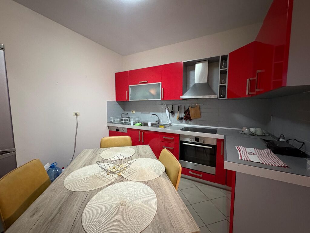 Apartament 2+1 per qera tek Selvia !