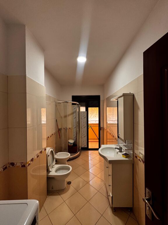 Apartament 2+1+2 per qera Astir !