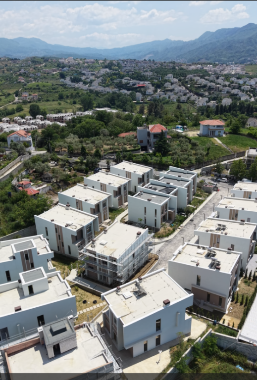 🏡 Villa a Schiera su 3 Piani in Vendita | Vicino a TEG