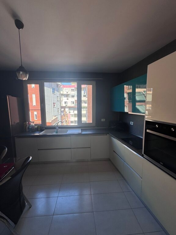 For rent Apartment 2+1, Kamza turn below the Terminal 500 thousand lek (negotiable) 