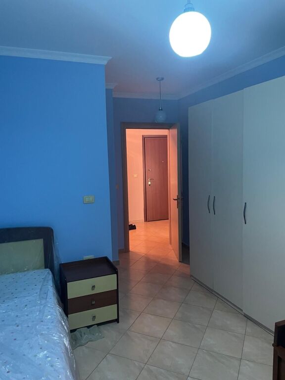 Affittasi appartamento 2+1+2 in Via Jordan Misja, vicino al Complesso Gener 2