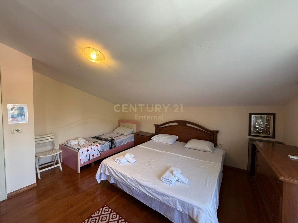 Duplex in affitto presso la Scuola Unita 650 € /Mese 60.000 Lek /Mese