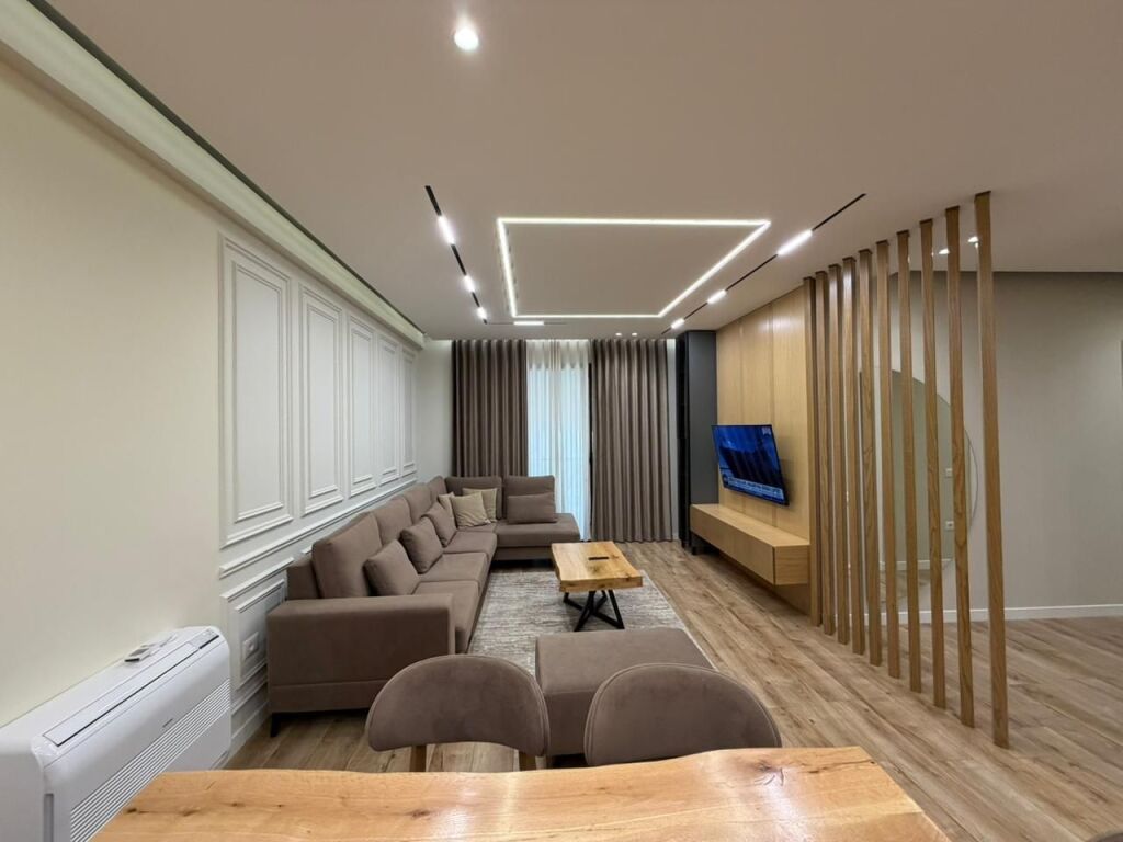 Apartment 2+1+Parking for rent at Liqeni i Thate.