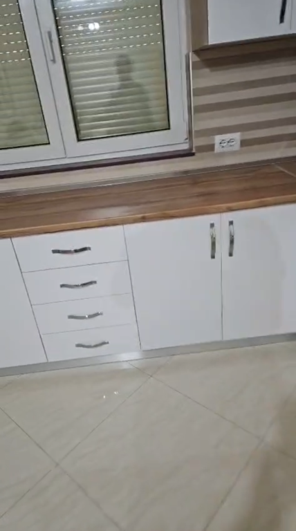 Apartament 3+1 prane Qytet Studenti Tirane !