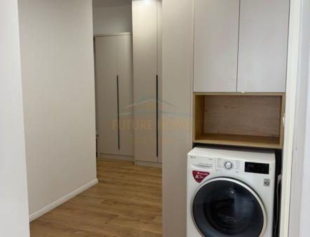 Shitet, Apartament 2+1+2, Kodra e Diellit, Tiranë.