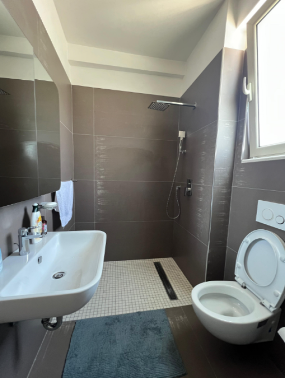 Jepet me Qira Apartament 2+1 – Rruga 5 Maji