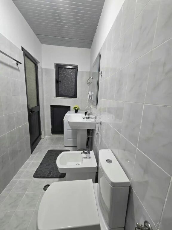 APARTAMENT ME QERA 2+1 VASIL SHANTO 65.000LEKE FH-91247