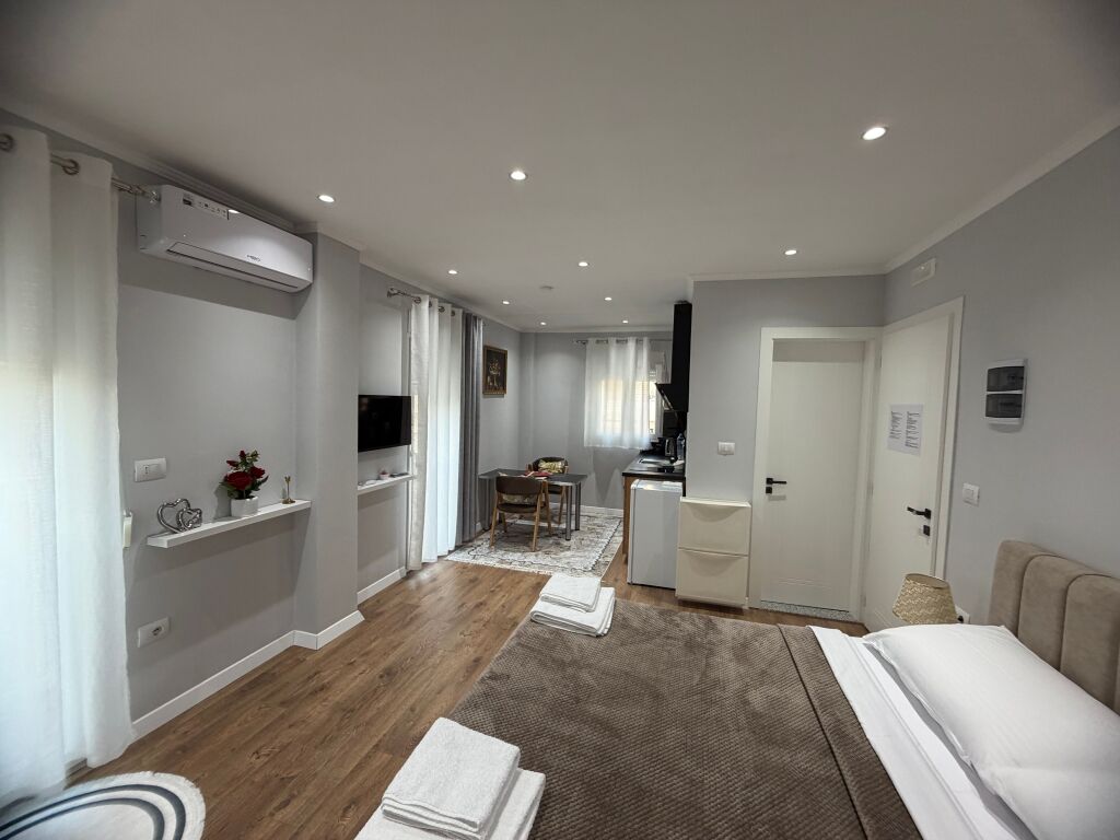 Apartament/studio me qera.