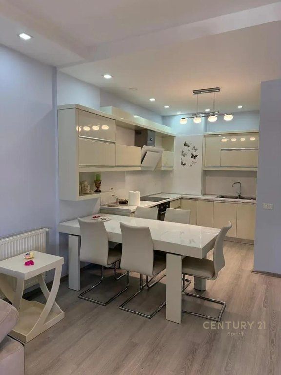 APPARTAMENTO IN AFFITTO 2+1 A SELVIA! 1.000 € /Mese 100.000 Lek /Mese