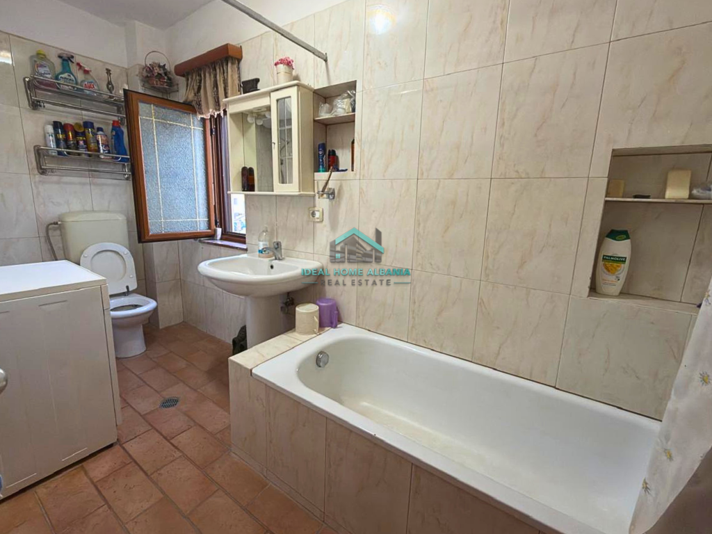 Apartament 2+1 per Shitje, Prane Pasticeri Elezaj, Vlore.