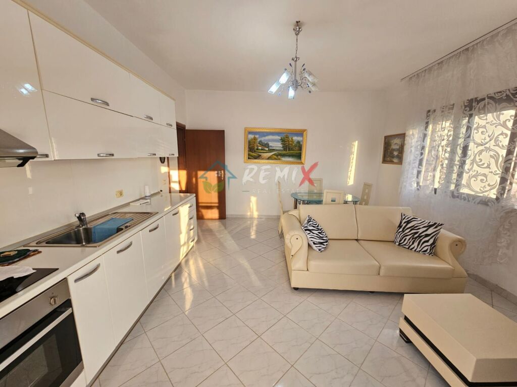 🏡 APARTAMENT 2+1 ME QERA – PRANË HOTEL PALACE, DURRËS! 🌊✨