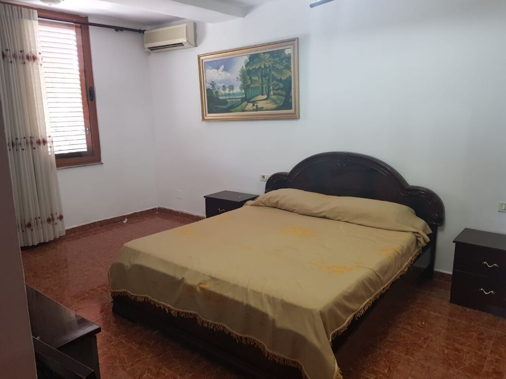 🏢Rruga e Elbasanit,prane Deges se Thesarit shitet apartament  2+1, 220,000€uro