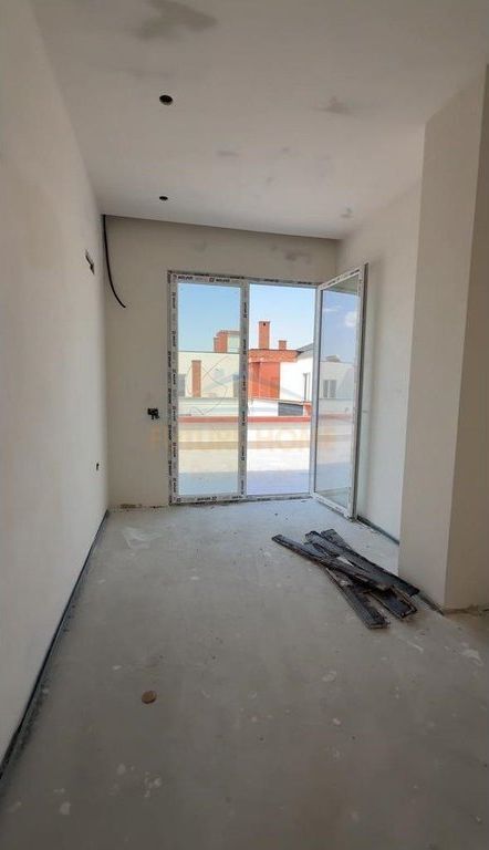 Shitet, Apartament 3+1+2, Yzberisht, Tiranë.