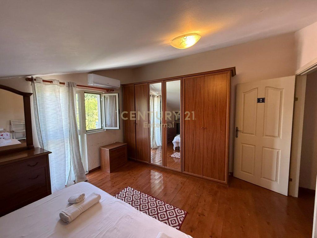 Duplex in affitto presso la Scuola Unita 650 € /Mese 60.000 Lek /Mese