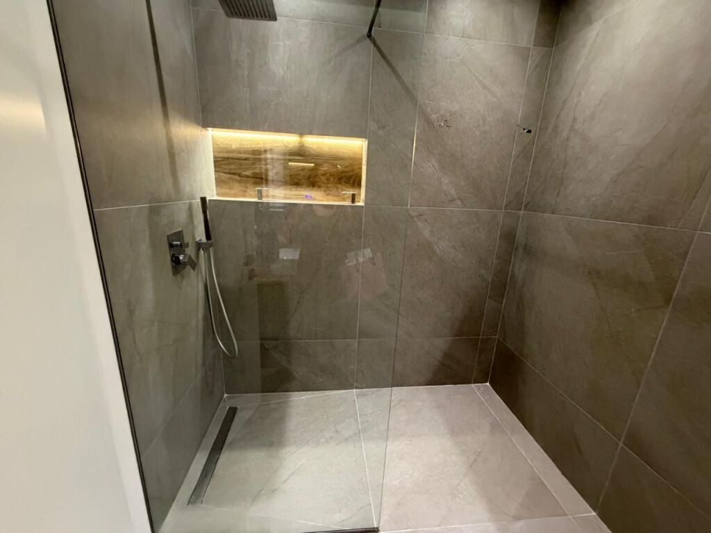Jepet me qera apartment te Petville liqeni that 2+2 mobiluar 1500 eu