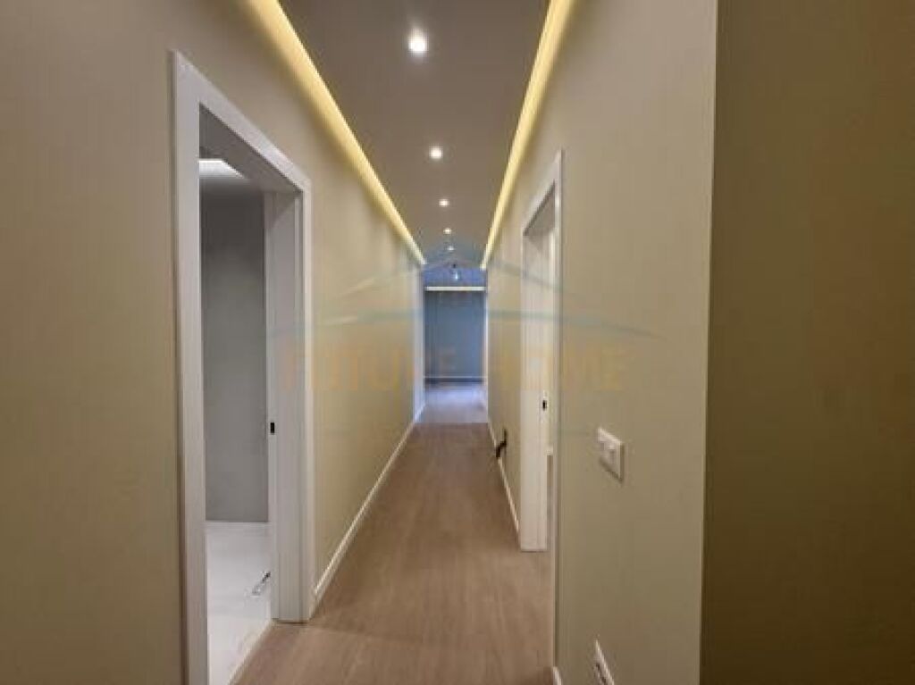 In vendita, Appartamento 2+1+2, Quartum Residence, Via Panorama.