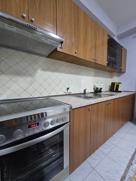APARTAMENT ME QERA 2+1 VASIL SHANTO 65.000LEKE FH-91247