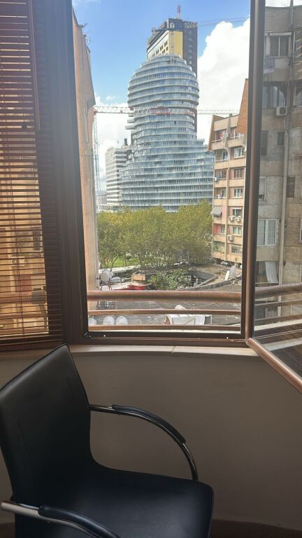 🏠 Jepet me qira apartament 2+1  📍 Në qendër të Tiranës, tek 9-katëshet, tek Prokuroria 💰 Çmimi: 80,000 lekë/muaj