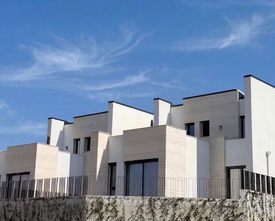 🏡 OKAZION | SHITET APARTAMENT 2+1+2 ME VERANDË | MAISON DE LA TERRE – TEG