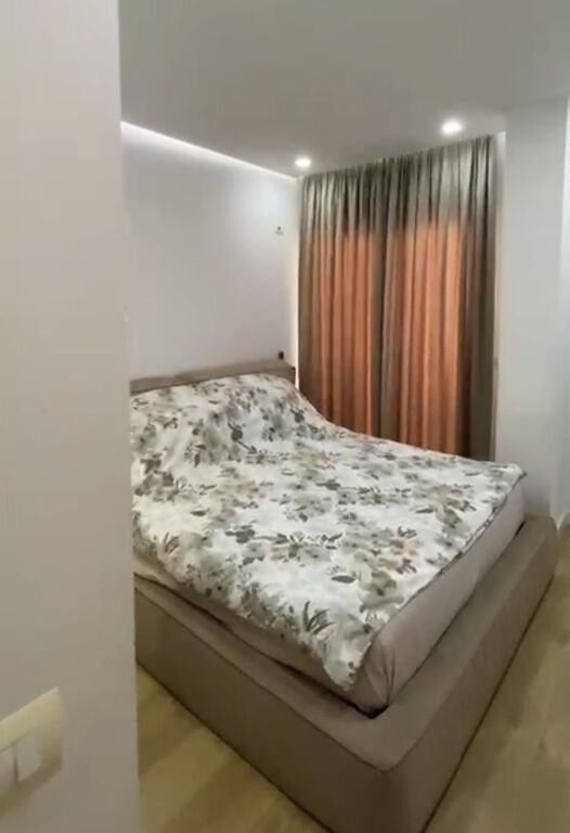 Shitet apartament 2+1+Garderobe+Verande tek Pasticeri Nela 6 , Astir , Yzberisht .