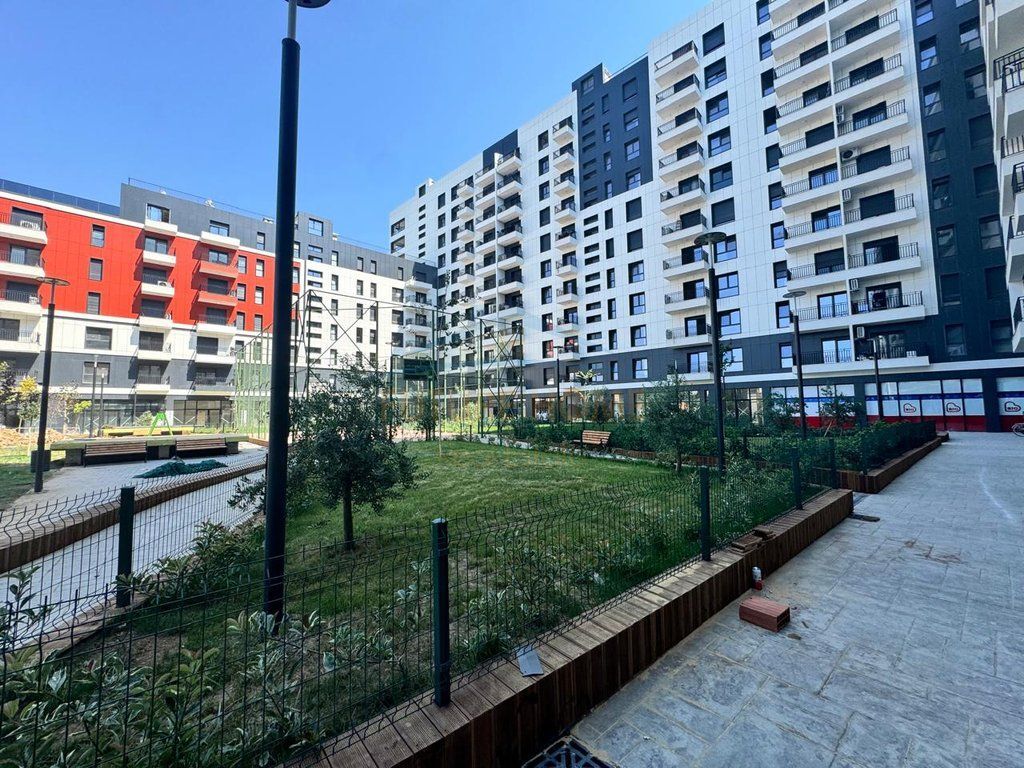 Qera, Ambient Biznesi , Kompleksi Ndregjoni, Tirane . Empire73617