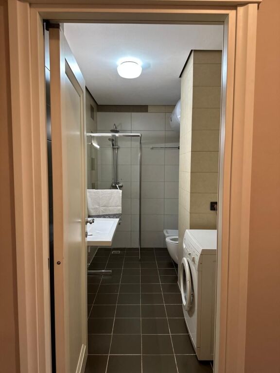 Apartament 2+1 per qira tek Kopshti Botanik.