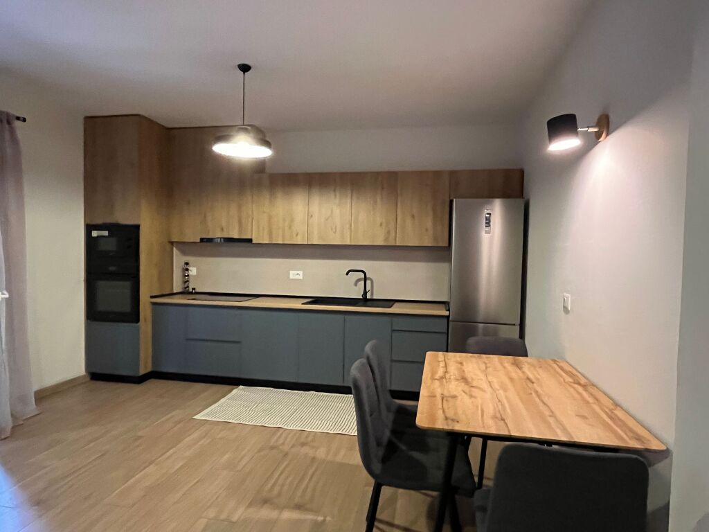 Renovated 2+1+2 apartment with underground parking - for rent | Pazari i ri