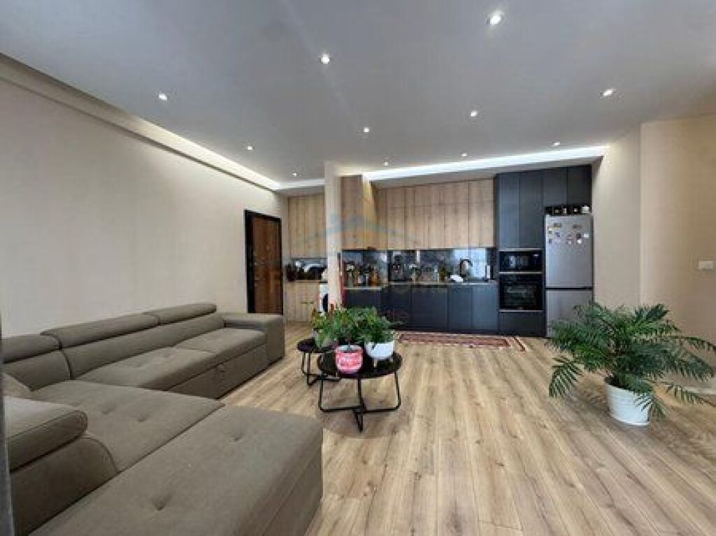 Shitet, Apartament 2+1+2, Rezidenca Avid, Jordan Misja, Tirane.