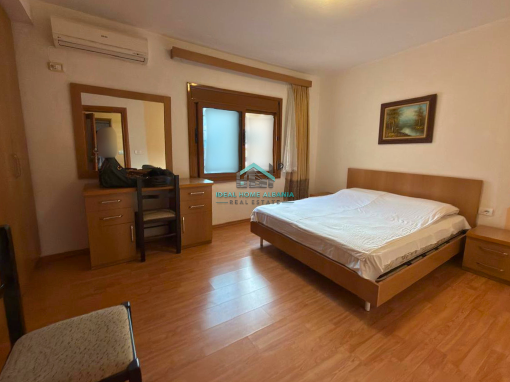 Apartament 2+1 per Shitje, Prane Pasticeri Elezaj, Vlore.