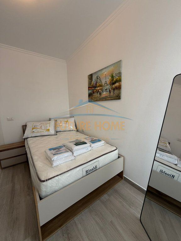 Apartamenti ndodhet në Rrugën Jordan Misja, pranë SPAK