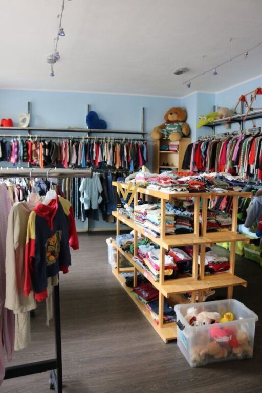 JEPET DYQAN 100 M2 ME QIRA TE 21 DHJETORI 1.200 EURO