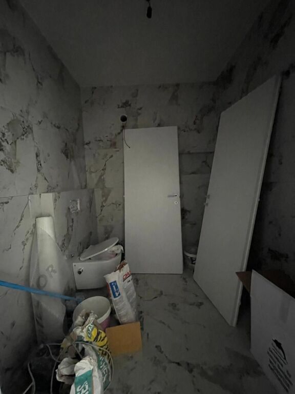 Shitet Apartament 2+1 pran Kmy ne Yzberisht