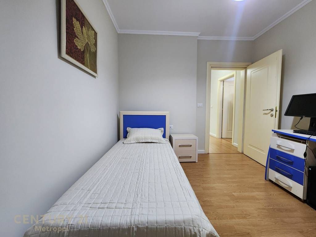 Jepet me qera apartament 2+1+2 tualete te kompleksi Usluga!