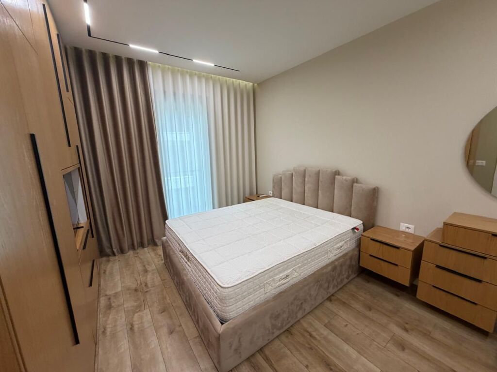 Jepet me qera apartment te Petville liqeni that 2+2 mobiluar 1500 eu