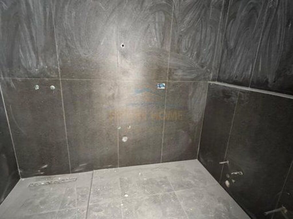 Shitet, Apartament 1+1, Univers City, Tiranë