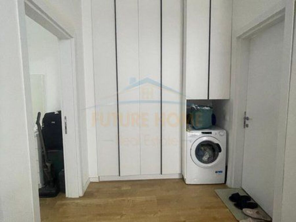 Shitet, Apartament 1+1,Shkolla Kuqe,Tirane