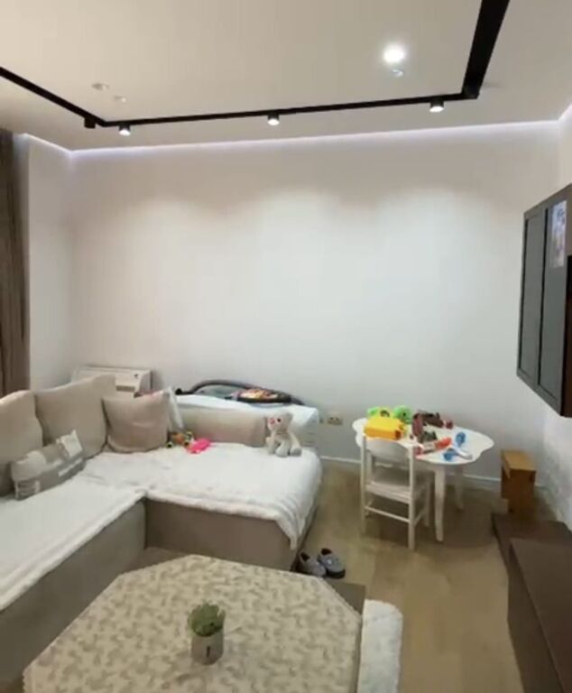 Shitet apartament 2+1+Garderobe+Verande tek Pasticeri Nela 6 , Astir , Yzberisht .