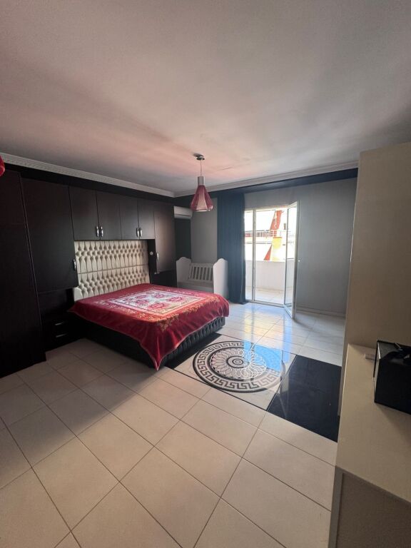 Jepet me qera Apartamenti 2+1 , kthesa e Kamzes poshte Terminalit 500 mije leke ( i diskutueshem) 