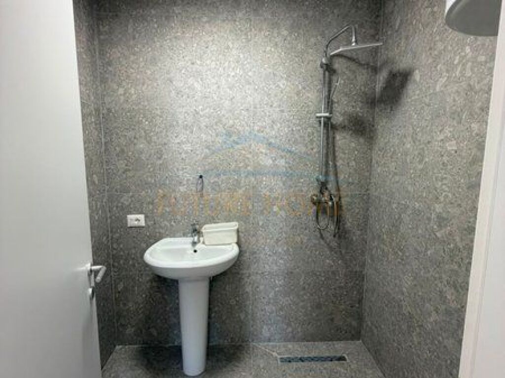 Shitet, Apartament 1+1, Restorant Fresku, Fresk.
