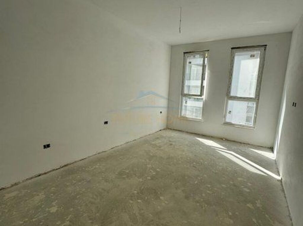 Shitet, Apartament 1+1, Univers City, Tiranë