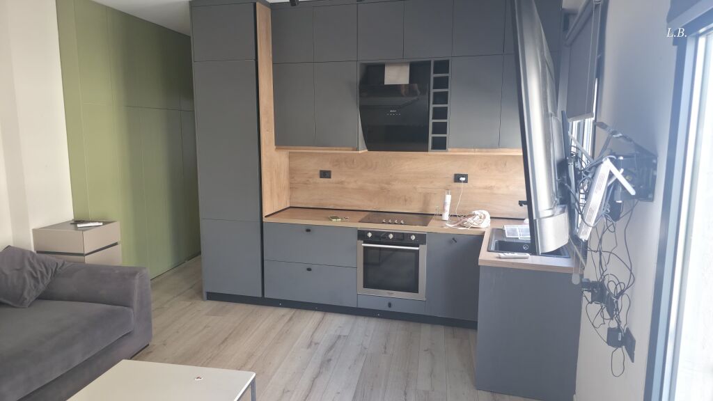 Shitet Apartament 1+1 Premium te Liqeni i Thatë, Pranë Radisson