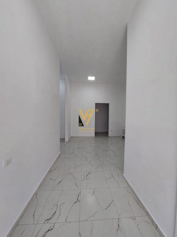JEPET APARTAMENT 2+1+BLK ME QERA TE DONIKA CENTER 850 EURO