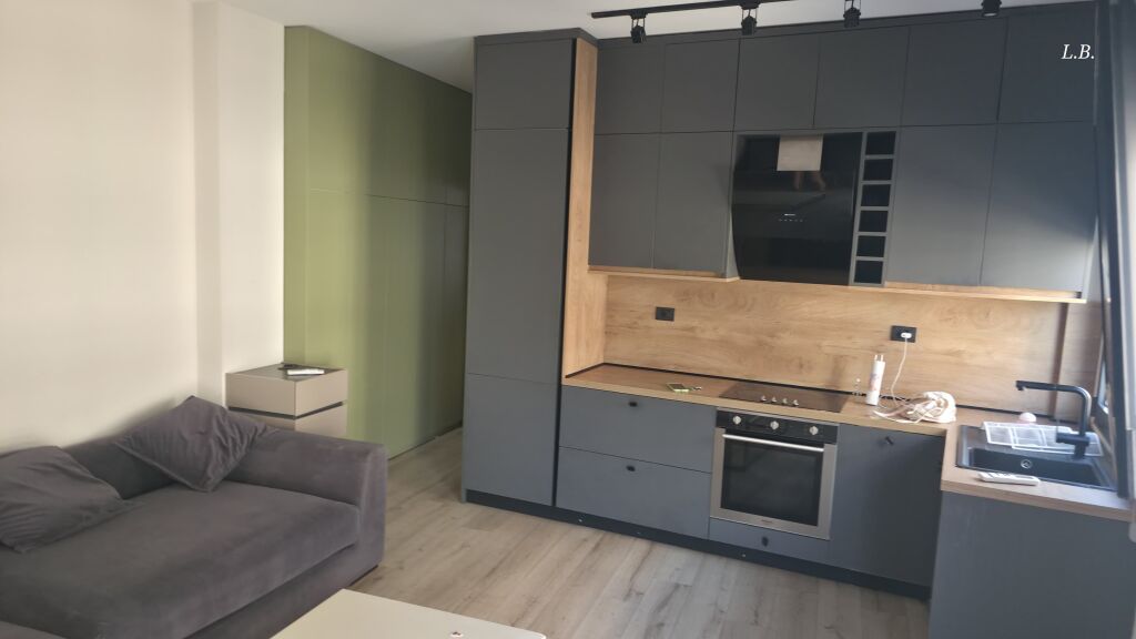 JEPET ME QIRA APARTAMENT 1+1 – LIQENI I THATË, PRANË RADISSON
