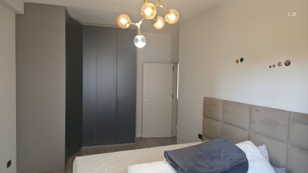 JEPET ME QIRA APARTAMENT 1+1 – LIQENI I THATË, PRANË RADISSON