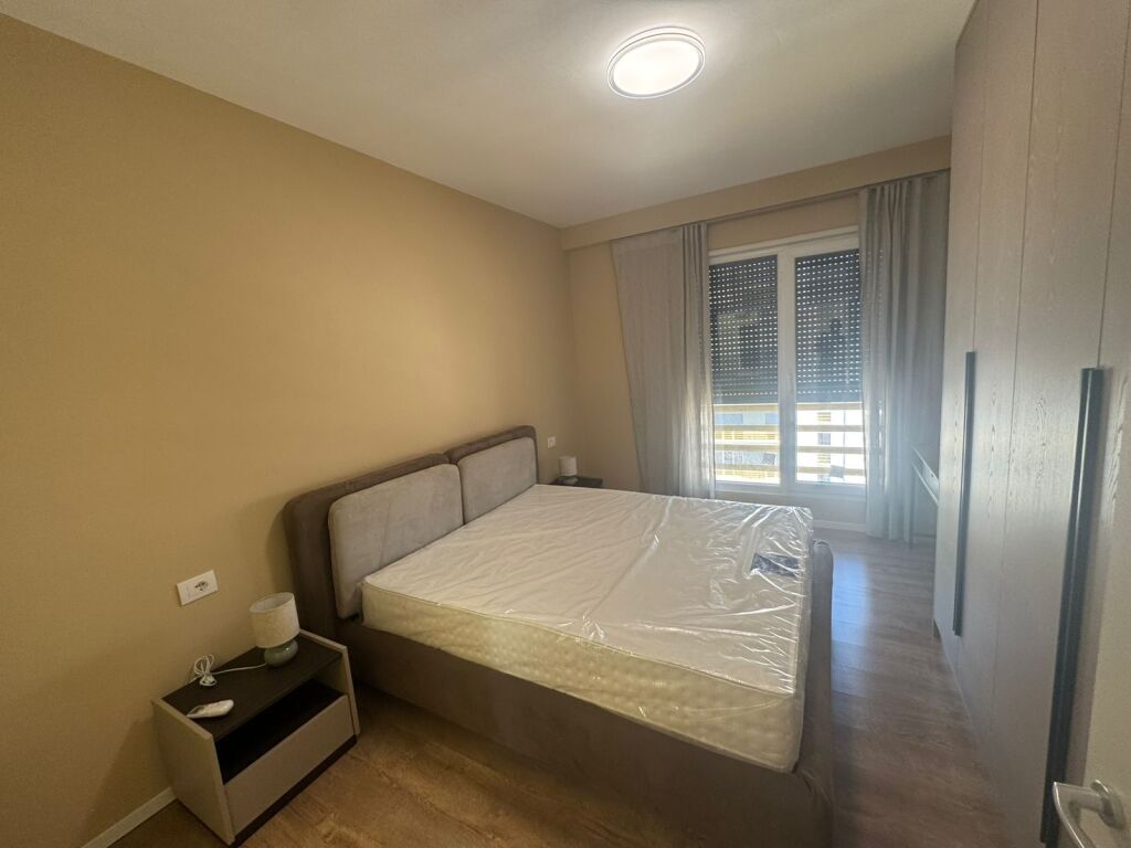 Shitet apartament 2+1+2 tek Kompleksi E88