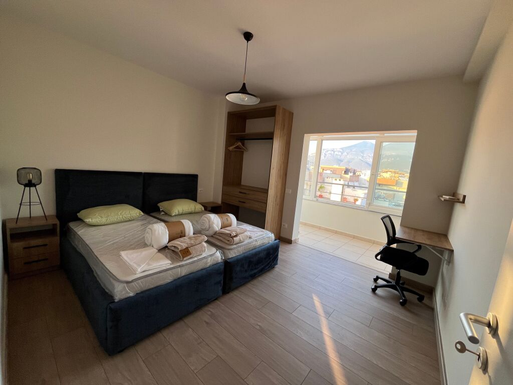 Renovated 2+1+2 apartment with underground parking - for rent | Pazari i ri