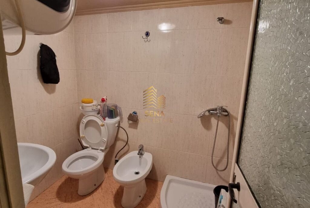 Qira, Ambient biznesi Dublex 148m², Rruga e Durresit, 120,000 Lek/muaj